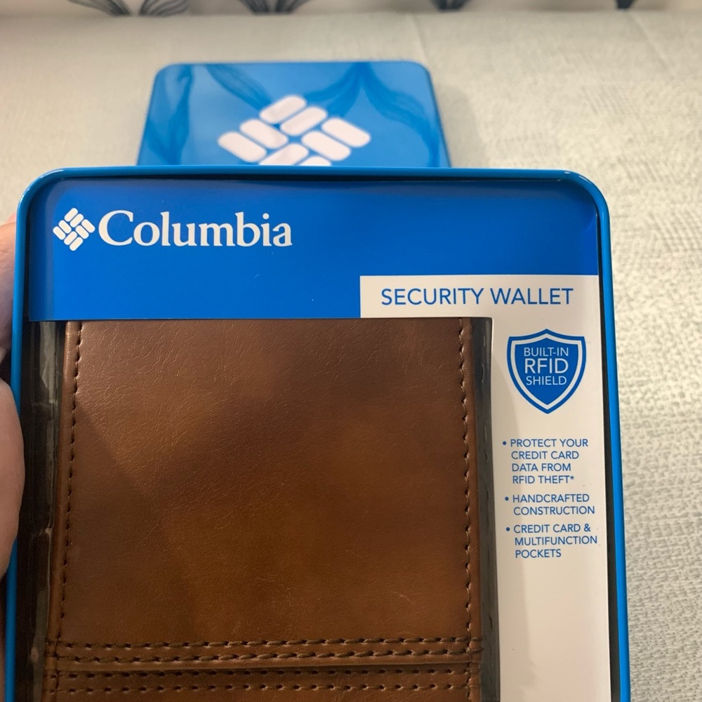 Columbia Men’s Wallet RFID Theft. Brown-Tan color - Picture 2 of 11